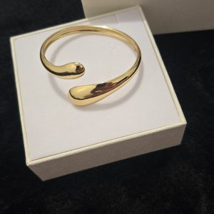 Bracelet manchette doré