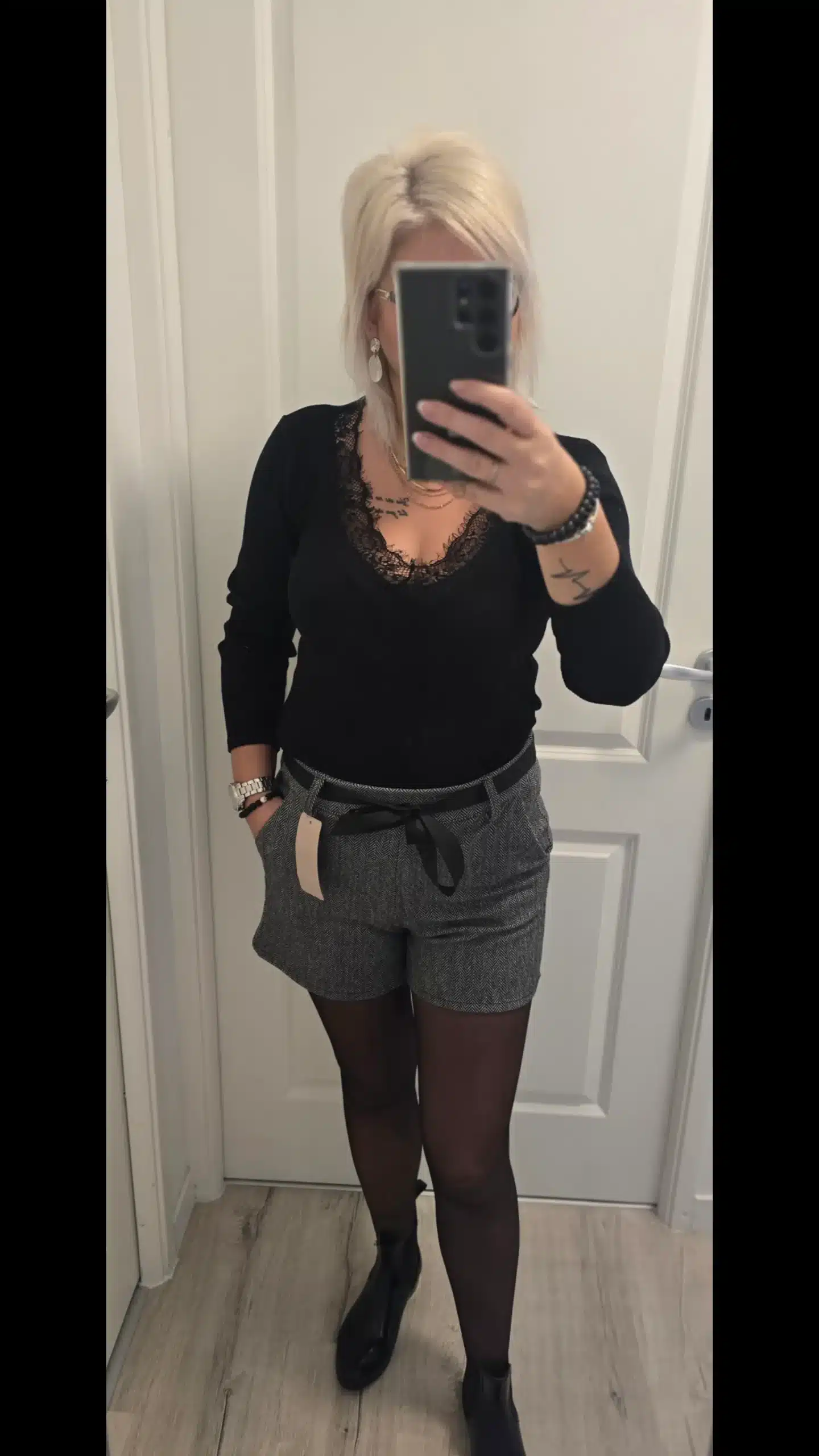 Short tweed